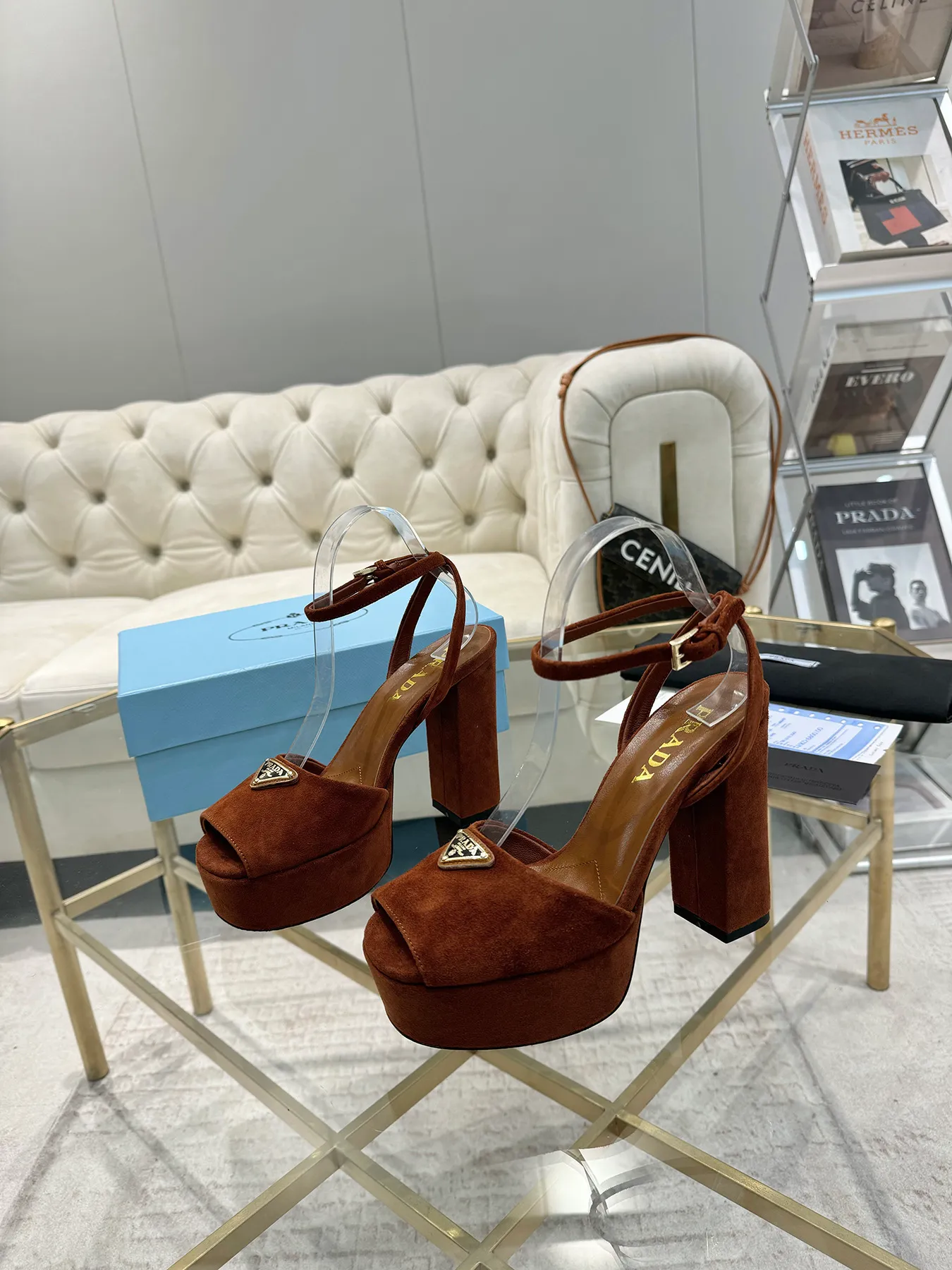 👟👟Ex-factory price 600👟👟 (imitation leather bottom-20) New arrival 👉Ready stock👈Remove the original board and make a 1:1 replica‼ ️The highest version ✅ Prada's early spring catwalk hot style 😘The latest spring style Thick heel square toe water platform series (genuine leather outsole) (simulated leather sole) A must-have for goddesses, super beautiful on the feet 👉The upper is made of imported original sheep leather, soft and textured, lining + foot pads, imported sheepskin lining, breathable and comfortable, private model water platform, heel, water platform 4M, heel height 13M Code number 35M-39M (34 40 41 42 43 is custom-made and cannot be returned or exchanged)